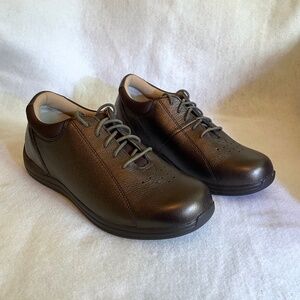 Drew Shoe Women’s Tulip Copper Metalic 8.5M, Original retail $154.00